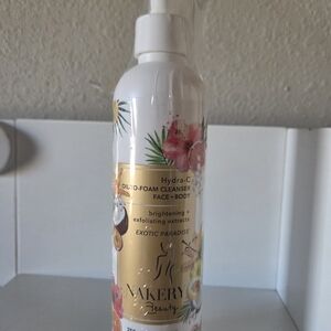 Bakery Beauty Hydra-C Oil-to-Foam Cleanser - Gold and White